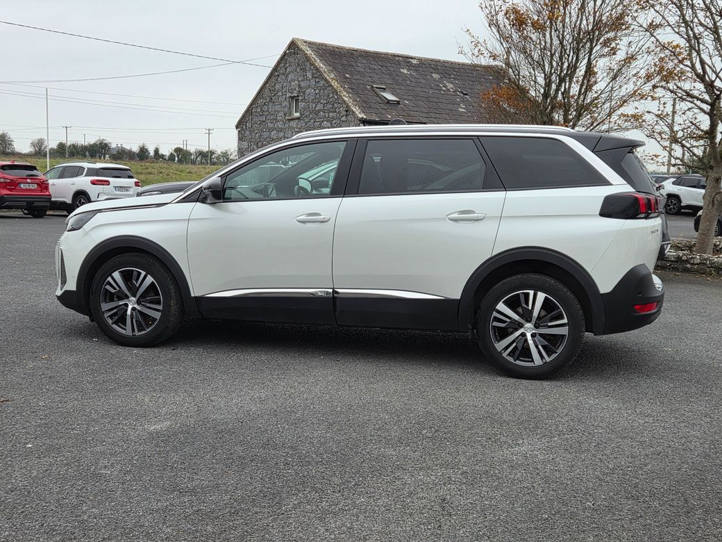 2023 Peugeot 5008