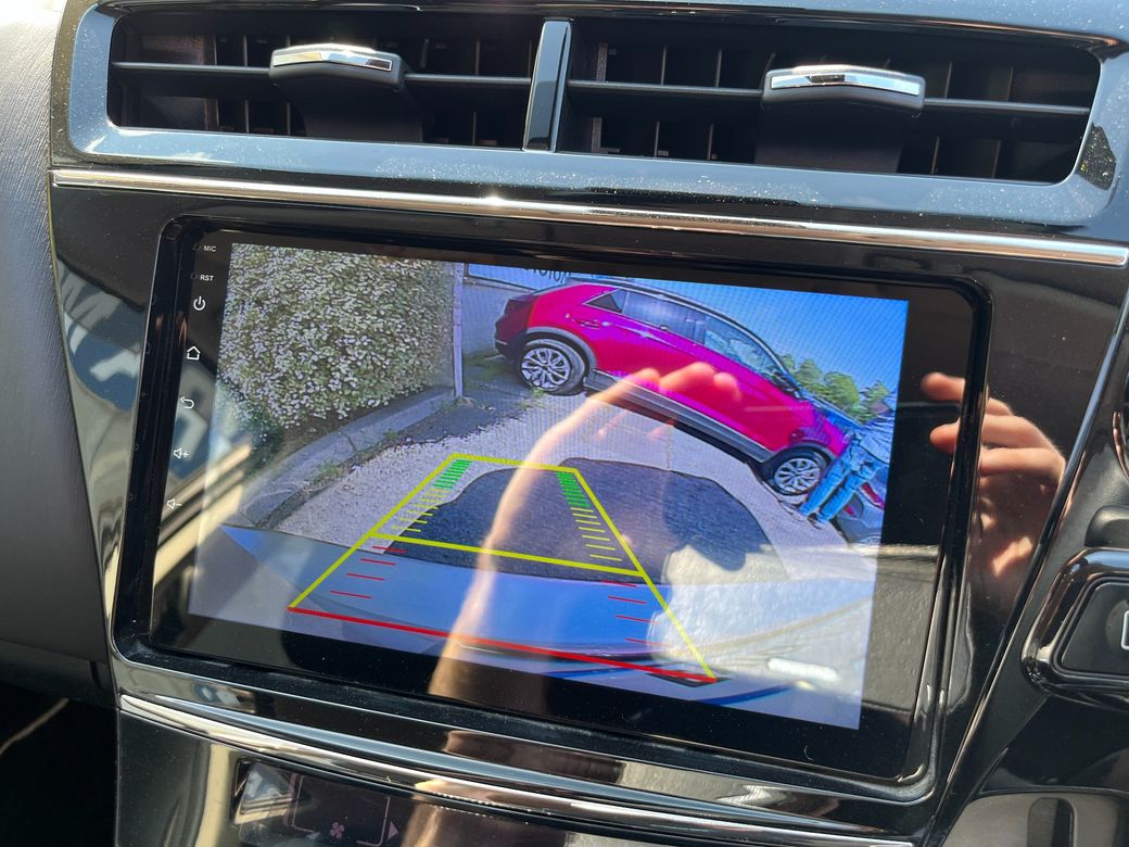 2019 Toyota Prius Alpha