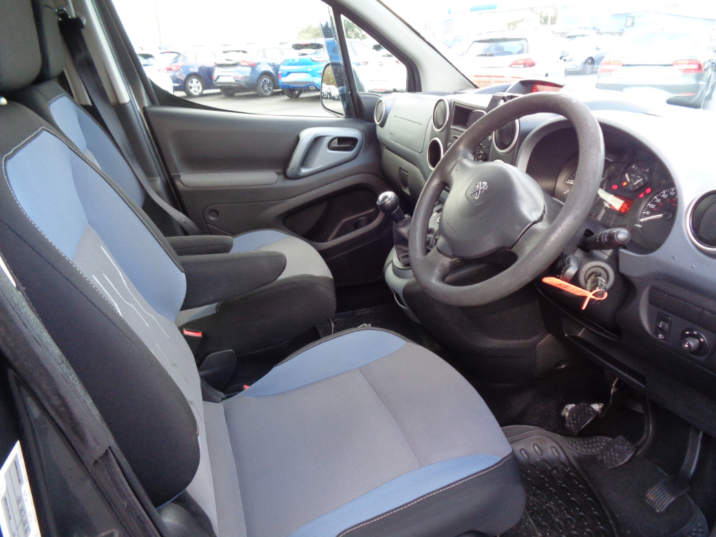 2013 Peugeot Partner