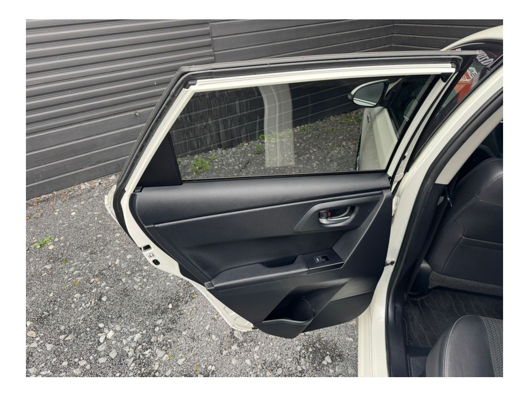 2017 Toyota Auris