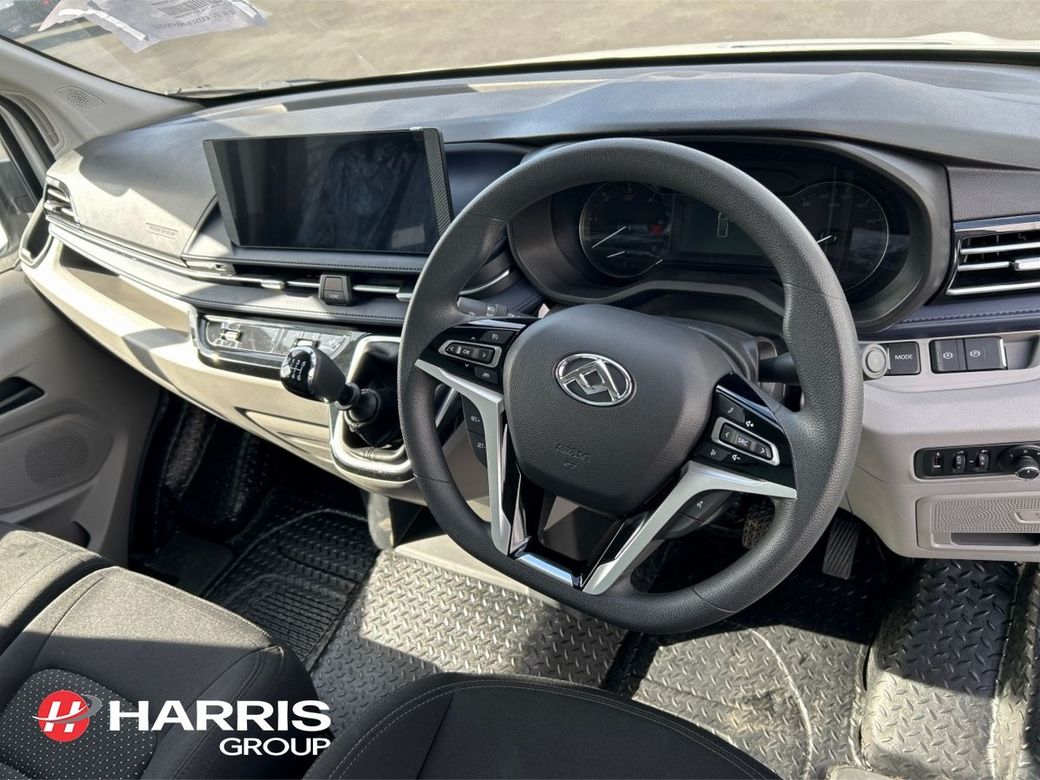 2026 White Maxus Deliver 9