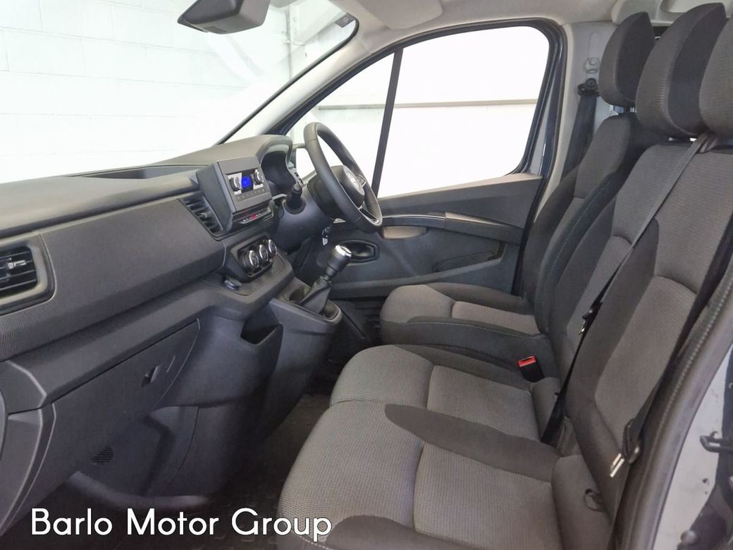 2023 Nissan Primastar