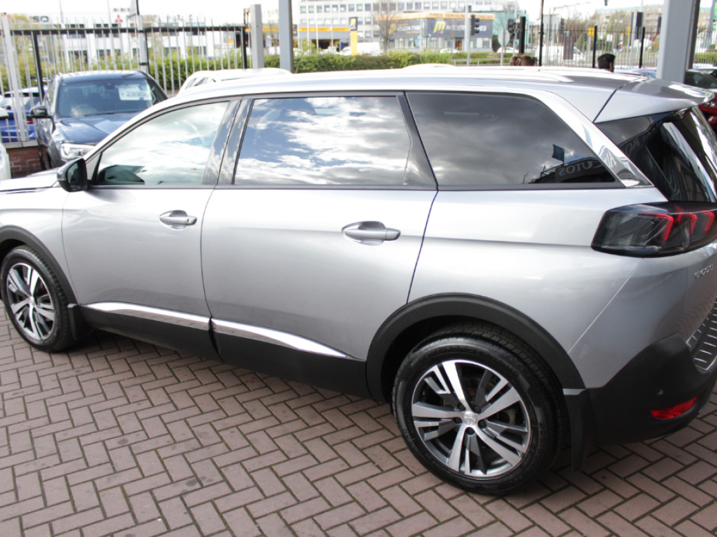 2022 Peugeot 5008
