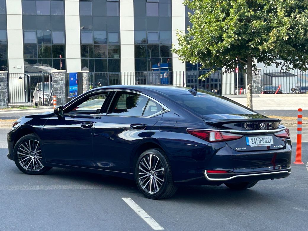2024 Lexus ES 300h