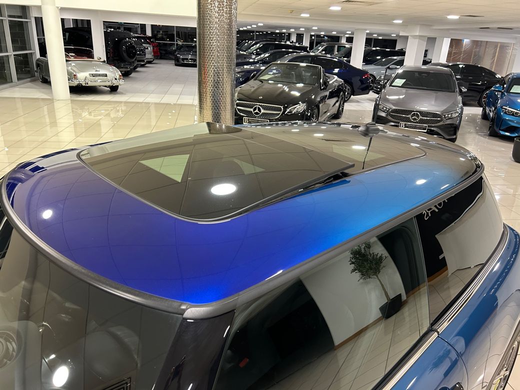 2022 Mini Hatch