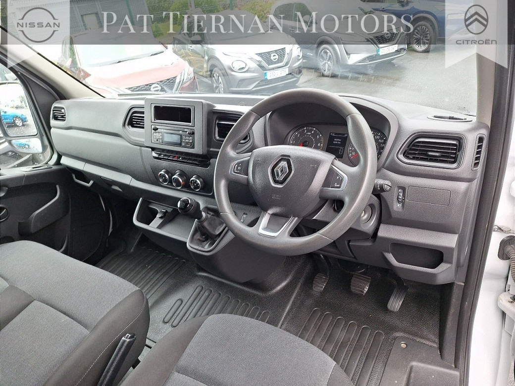2022 Renault Master