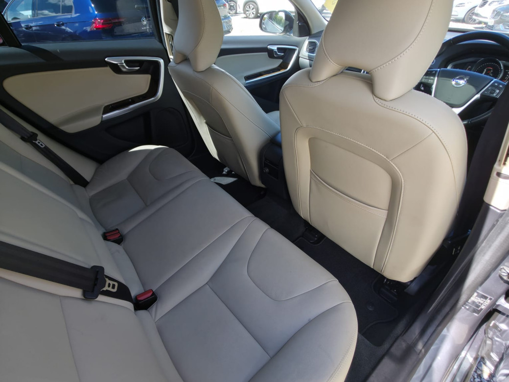 2018 Volvo V60 Cross Country