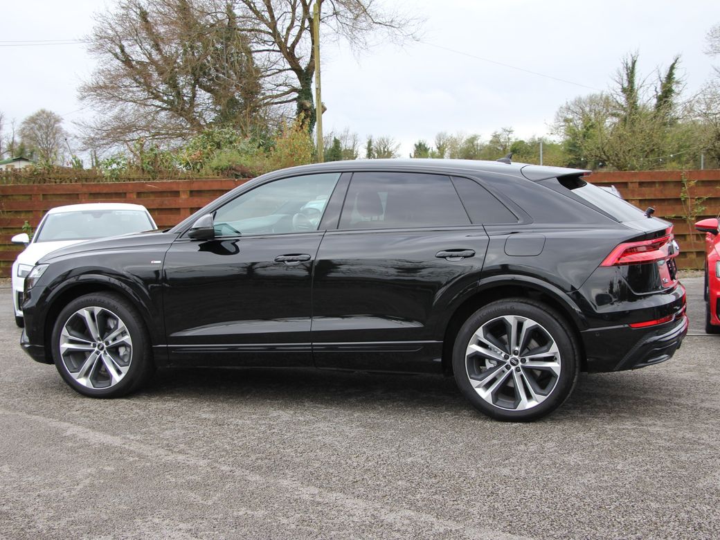 2023 Audi Q8