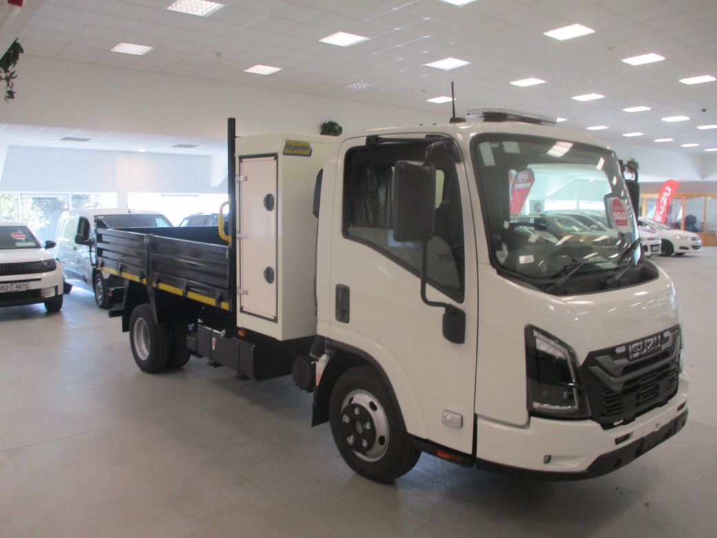 2026 Isuzu NPR