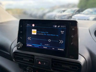 2022 Peugeot Partner