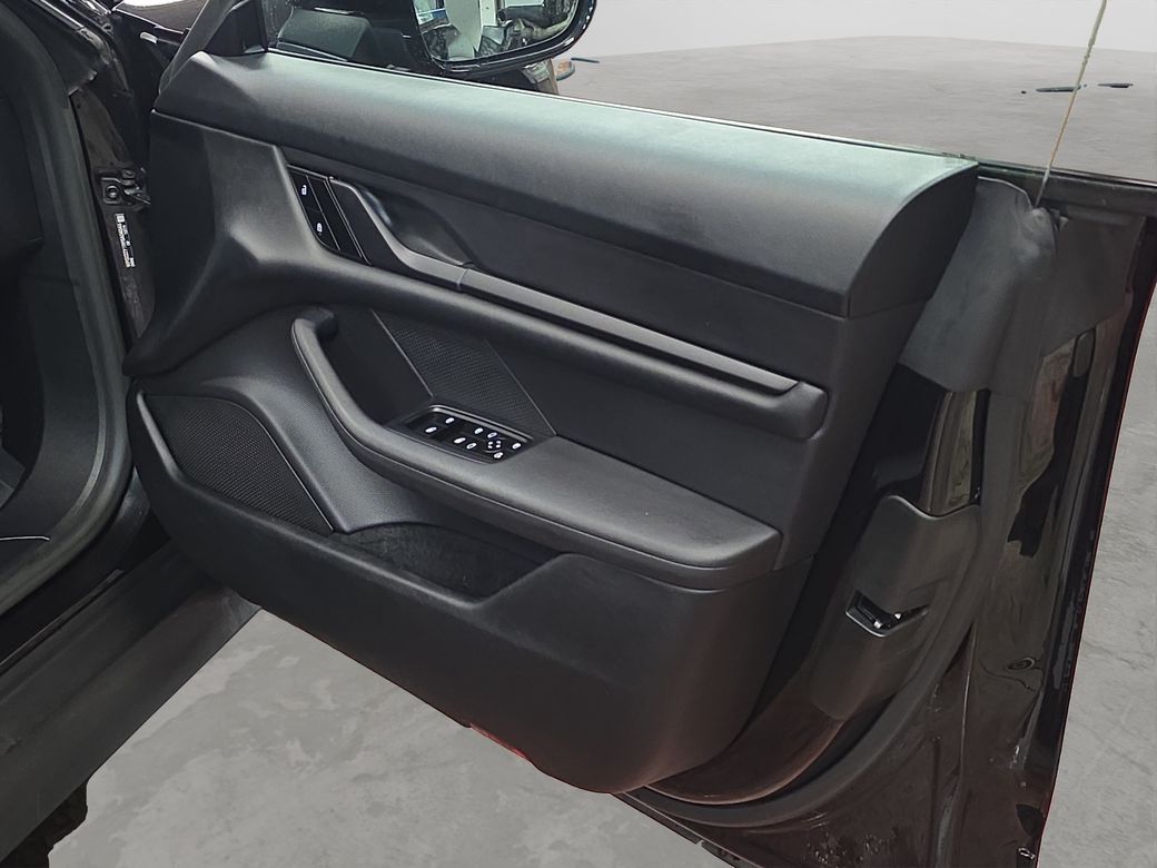 2023 Porsche Taycan