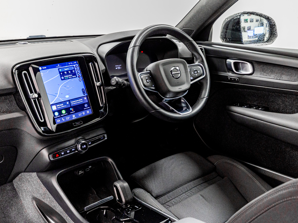 2023 Volvo XC40