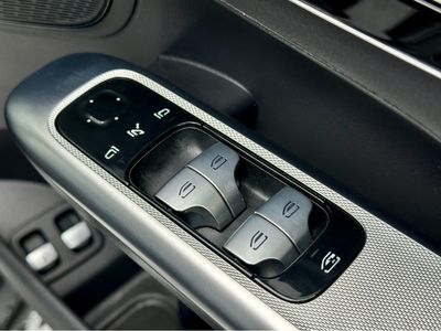 2024 Mercedes-Benz GLC Class