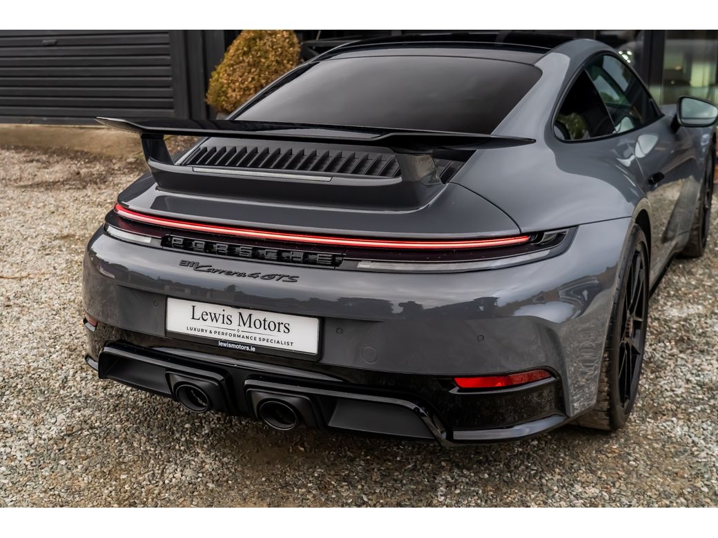 2025 Porsche 911