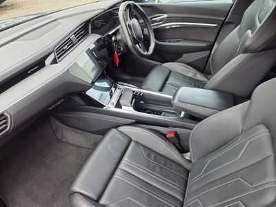2023 Audi Q8