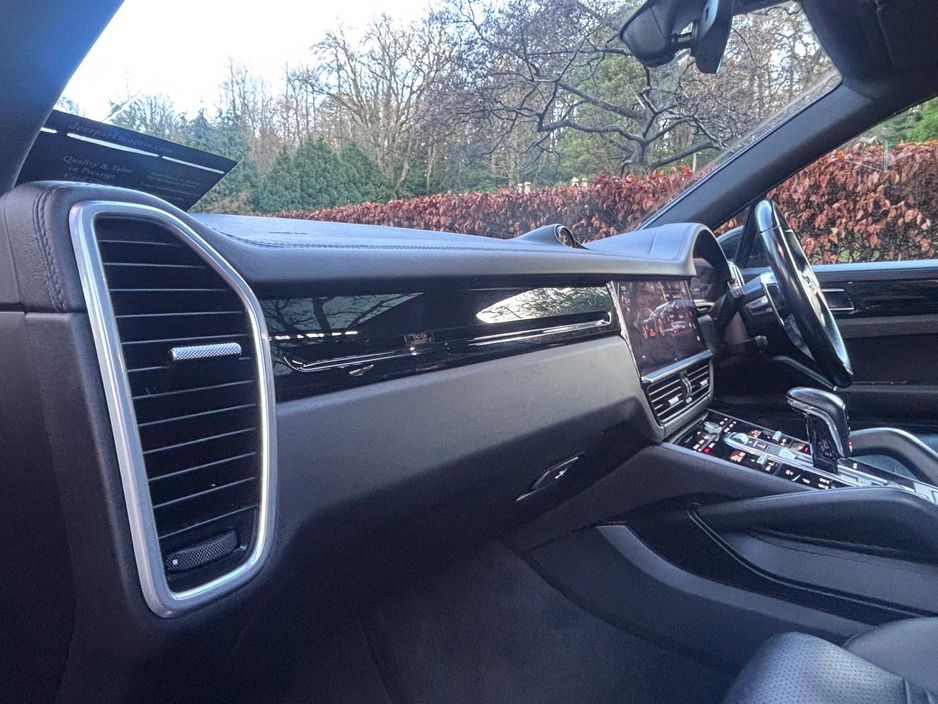 2022 Porsche Cayenne