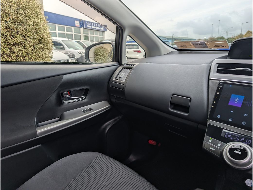 2019 Toyota Prius Alpha