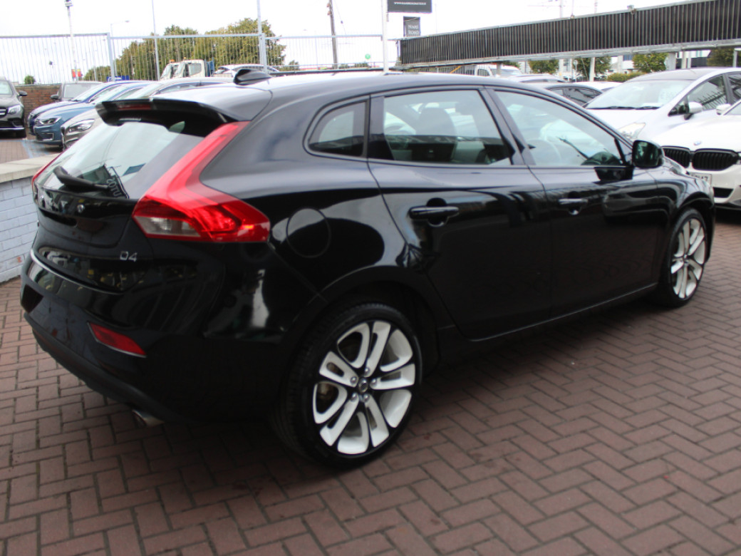 2019 Volvo V40