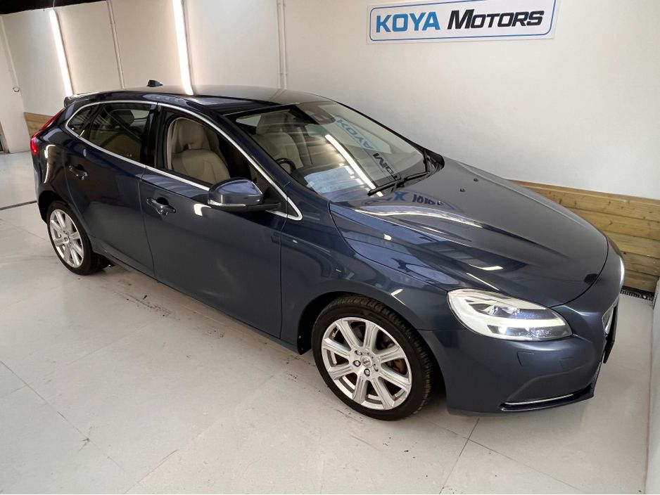 2017 Volvo V40