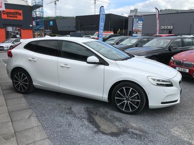 2017 Volvo V40
