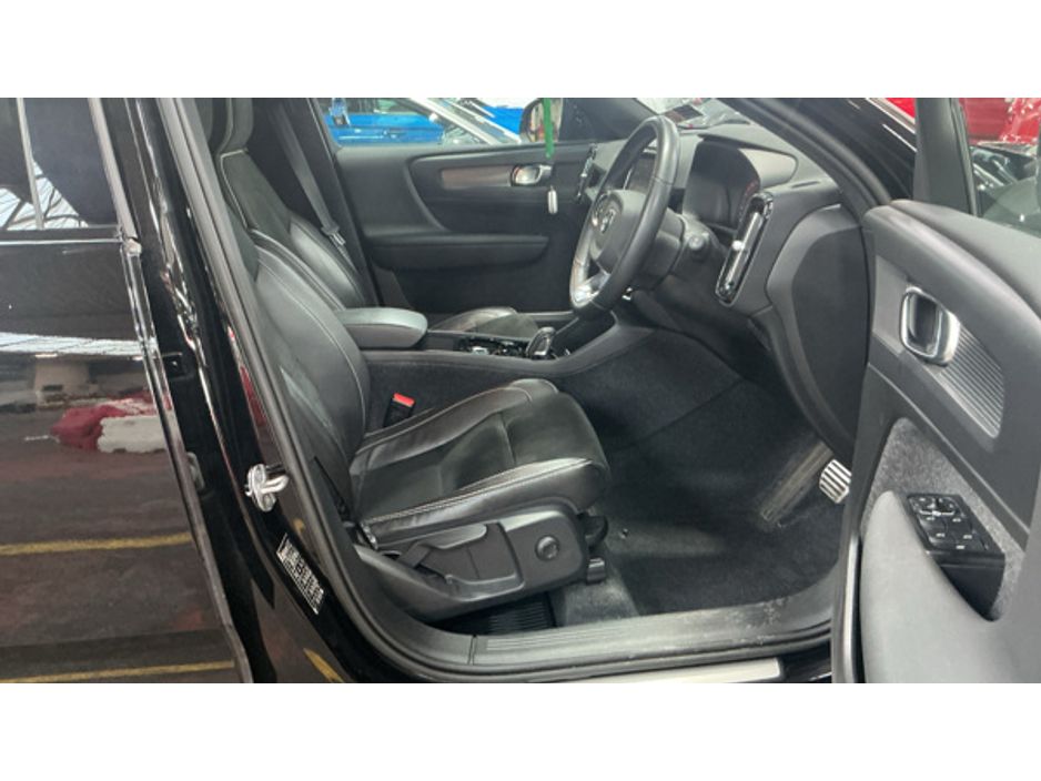 2022 Volvo XC40