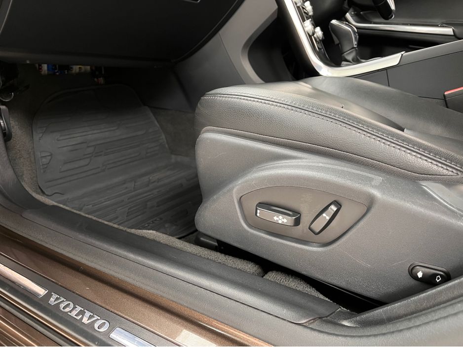 2016 Volvo V60 Cross Country