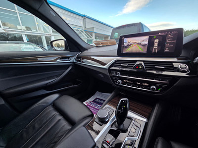 2023 BMW 530