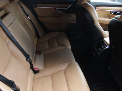 2020 Volvo V90