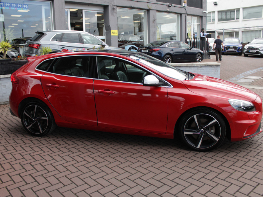 2016 Volvo V40
