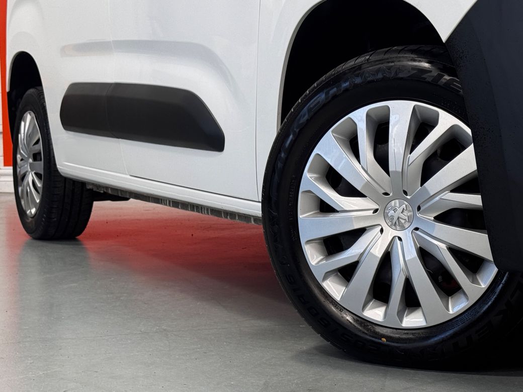 2021 Peugeot Partner