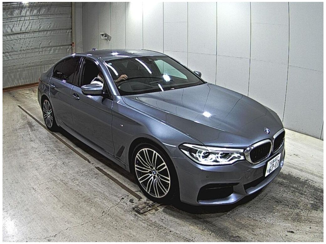 2019 BMW 523