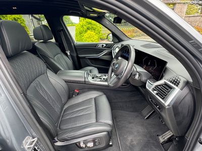 2023 BMW X7