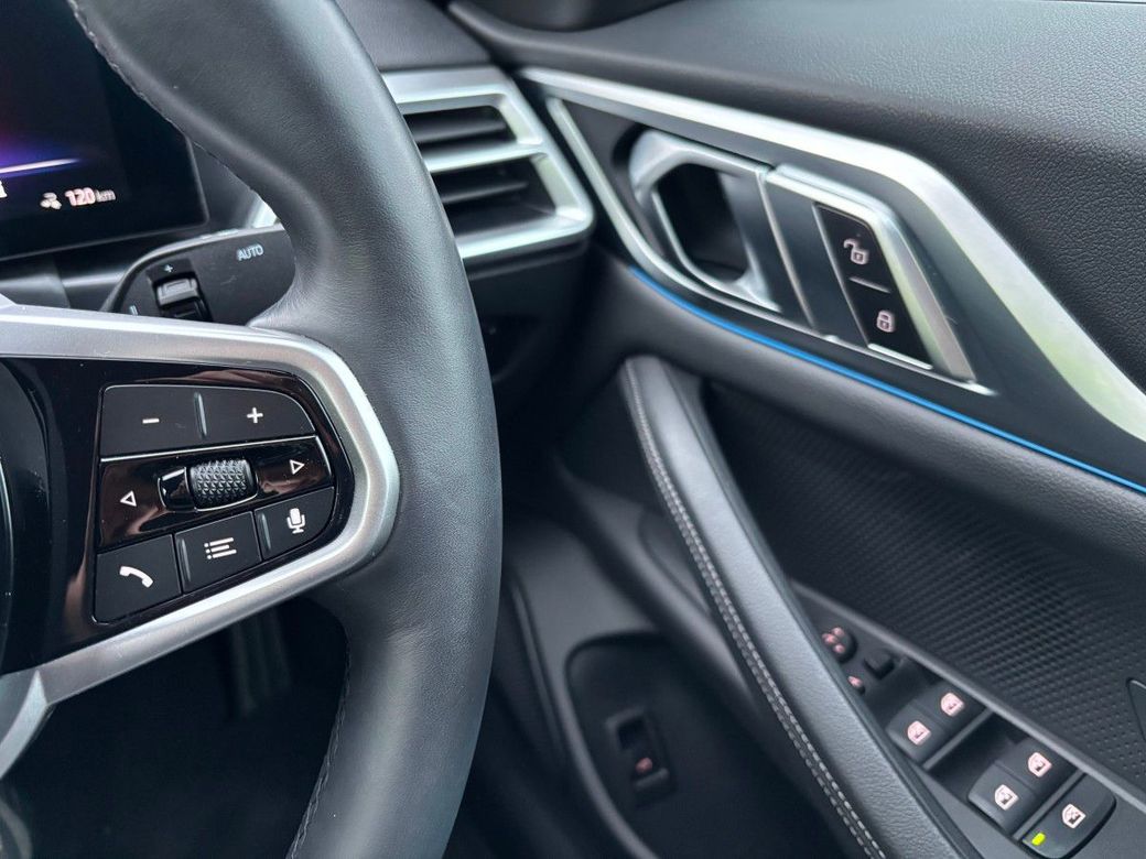 2025 BMW i4