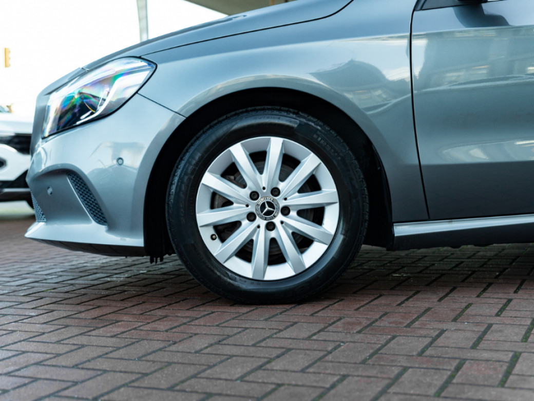 2017 Mercedes-Benz A 180