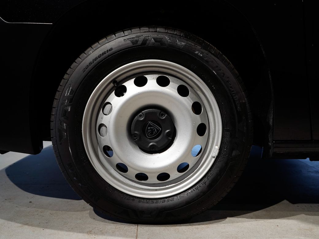 2025 Peugeot Partner