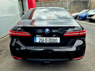 2025 BMW i5