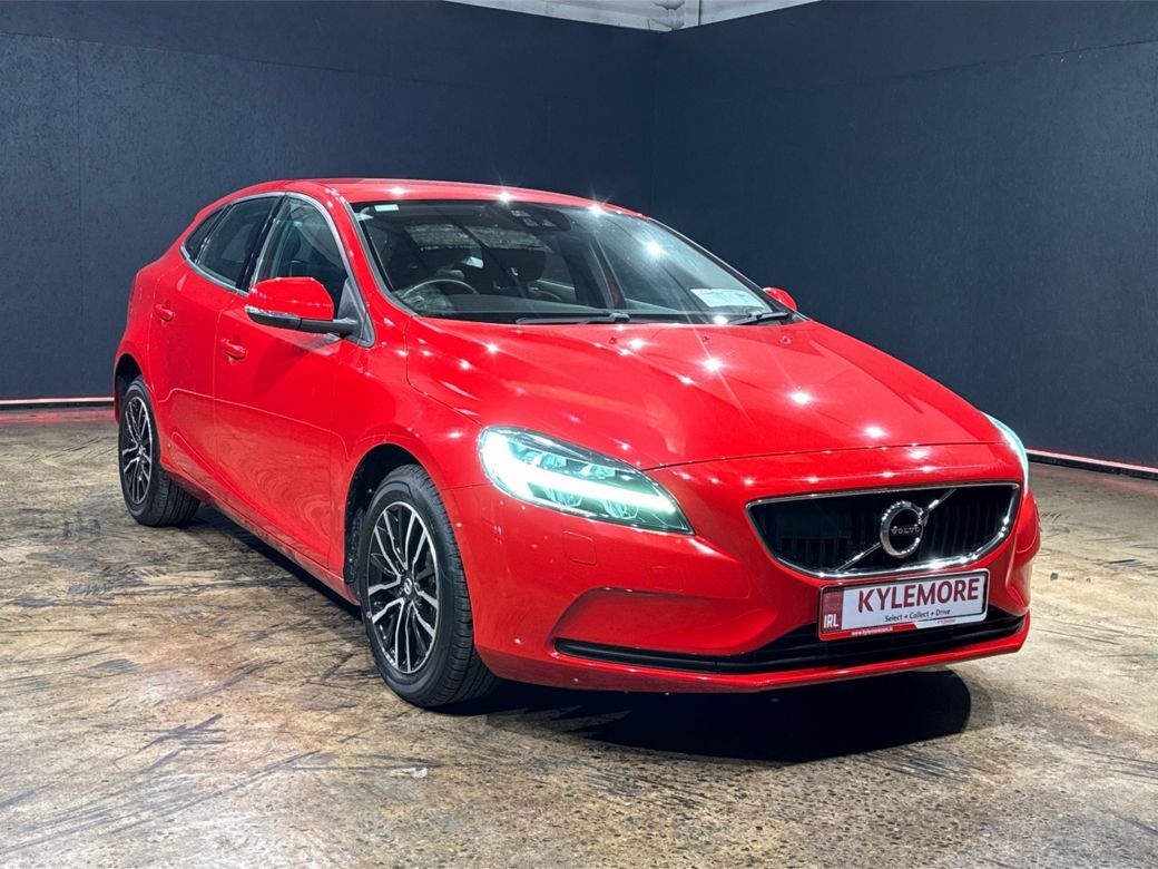 2020 Volvo V40