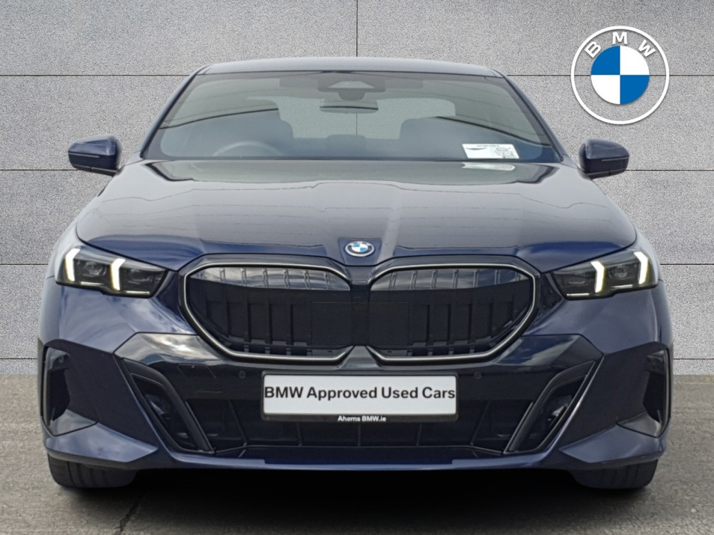 2024 BMW 530