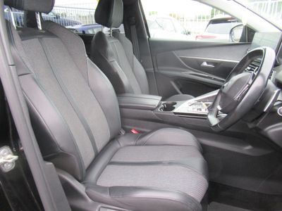 2022 Peugeot 5008