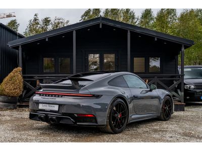 2025 Porsche 911