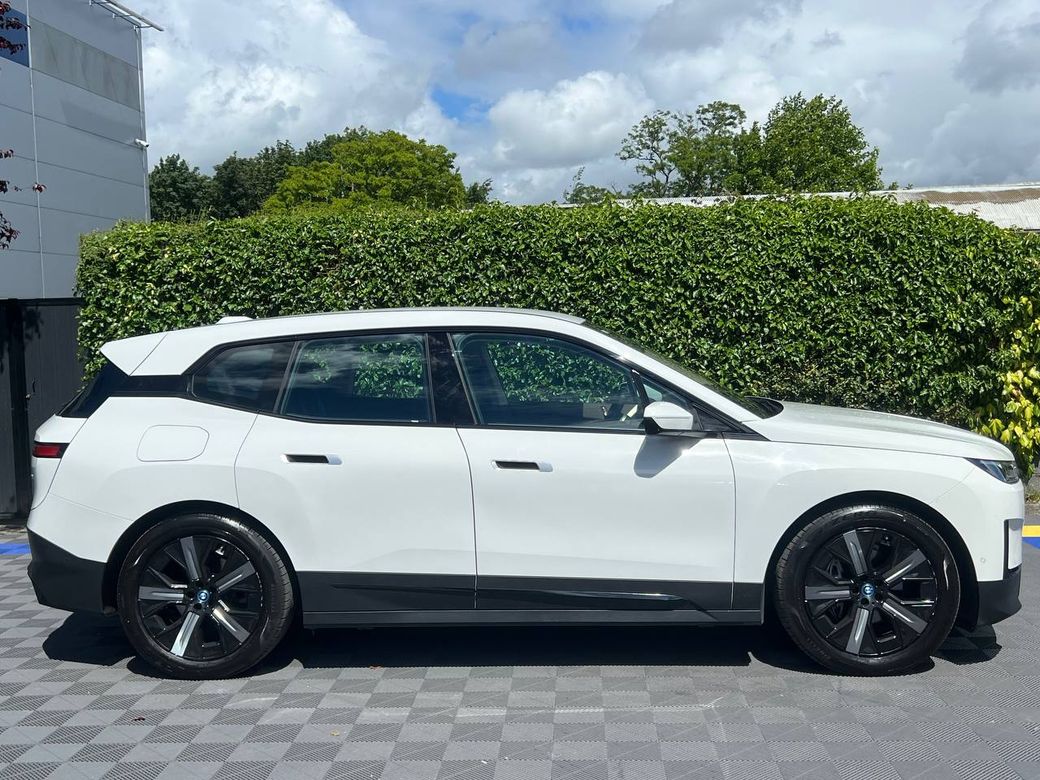 2022 BMW iX