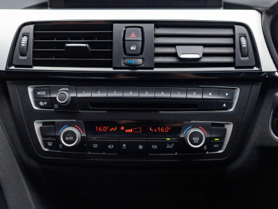 2015 BMW 320