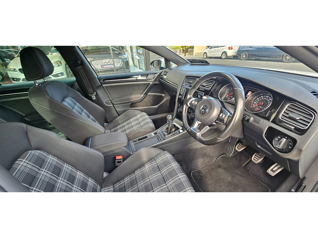 2016 Volkswagen Golf