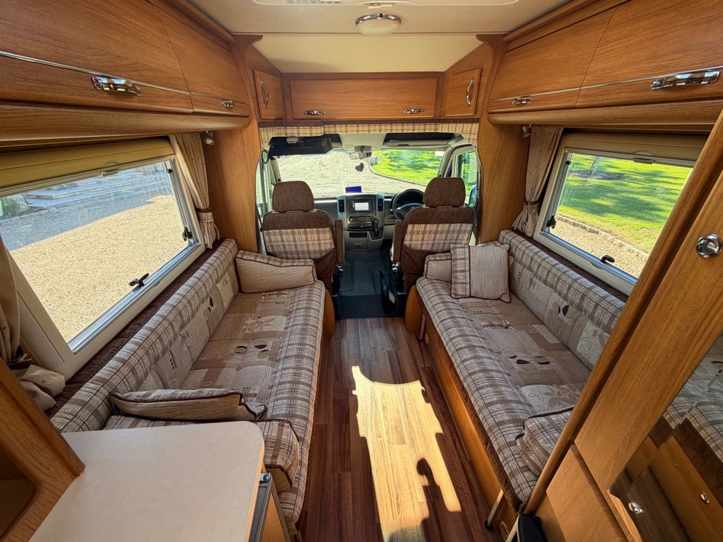 2010 AUTOSLEEPER  DEVON LOW PROFILE R.H.D AUTOMATIC 
