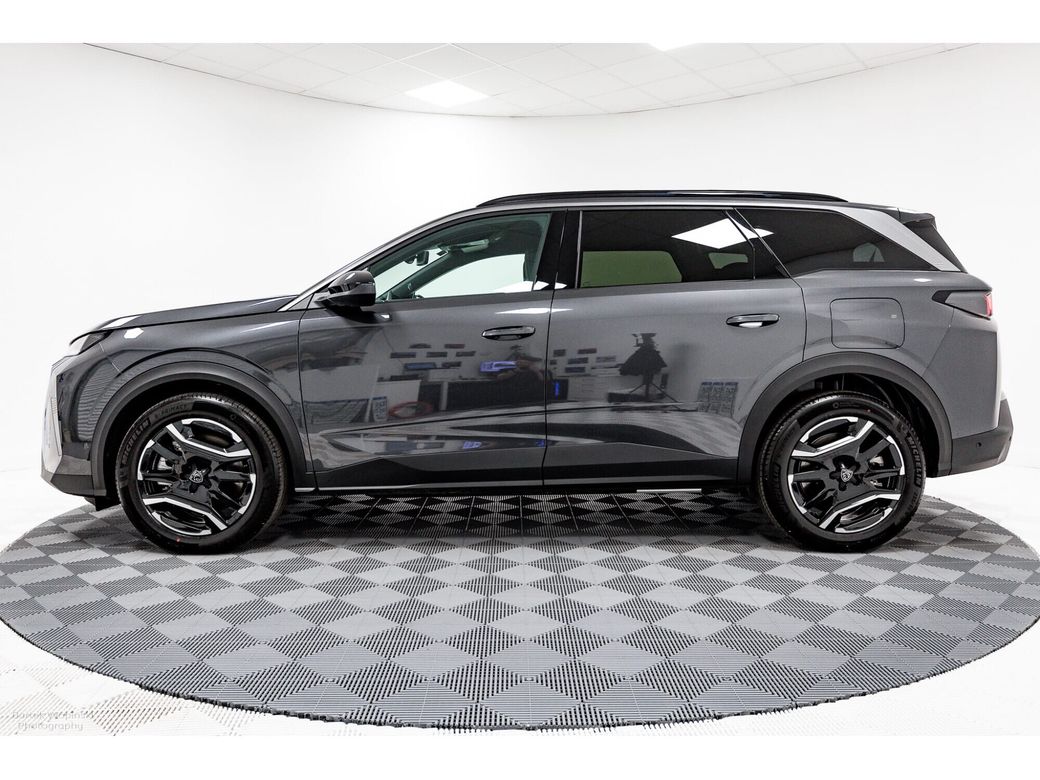 2025 Peugeot 5008
