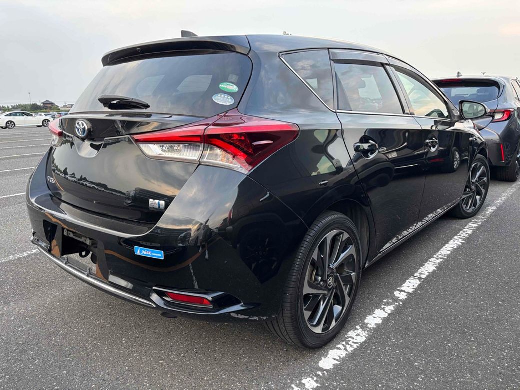 2016 Toyota Auris