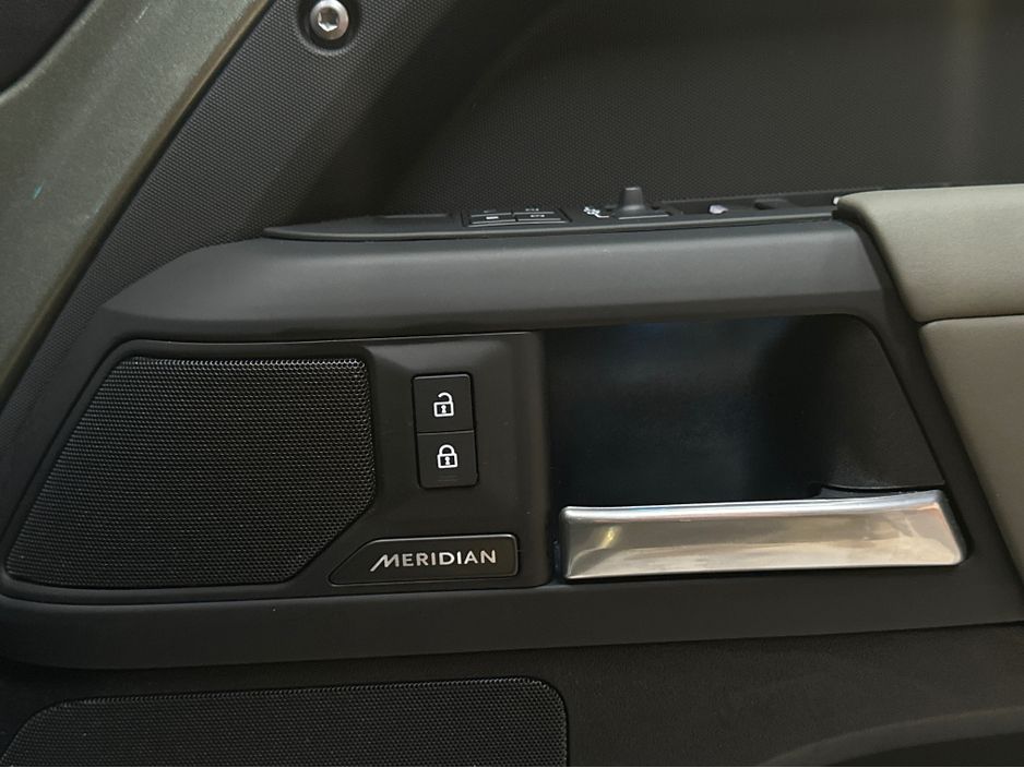 2025 Land Rover Defender