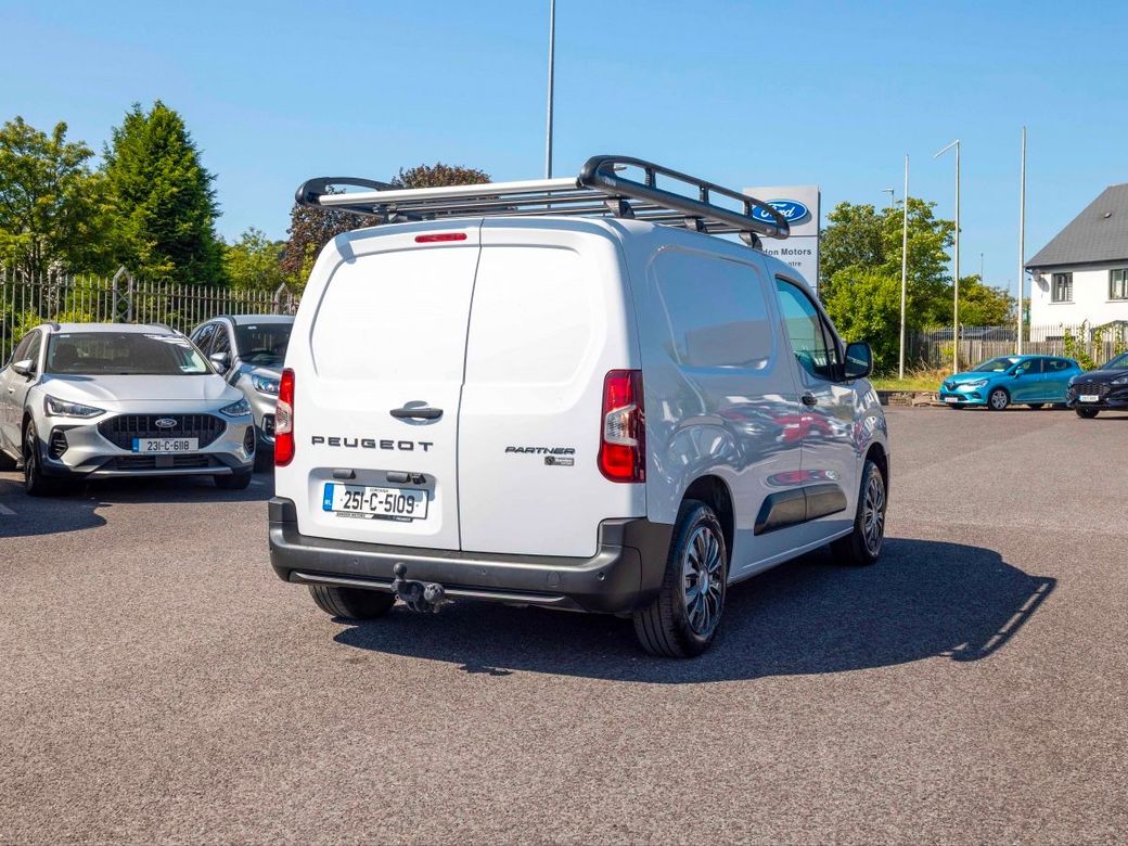 2025 Peugeot Partner
