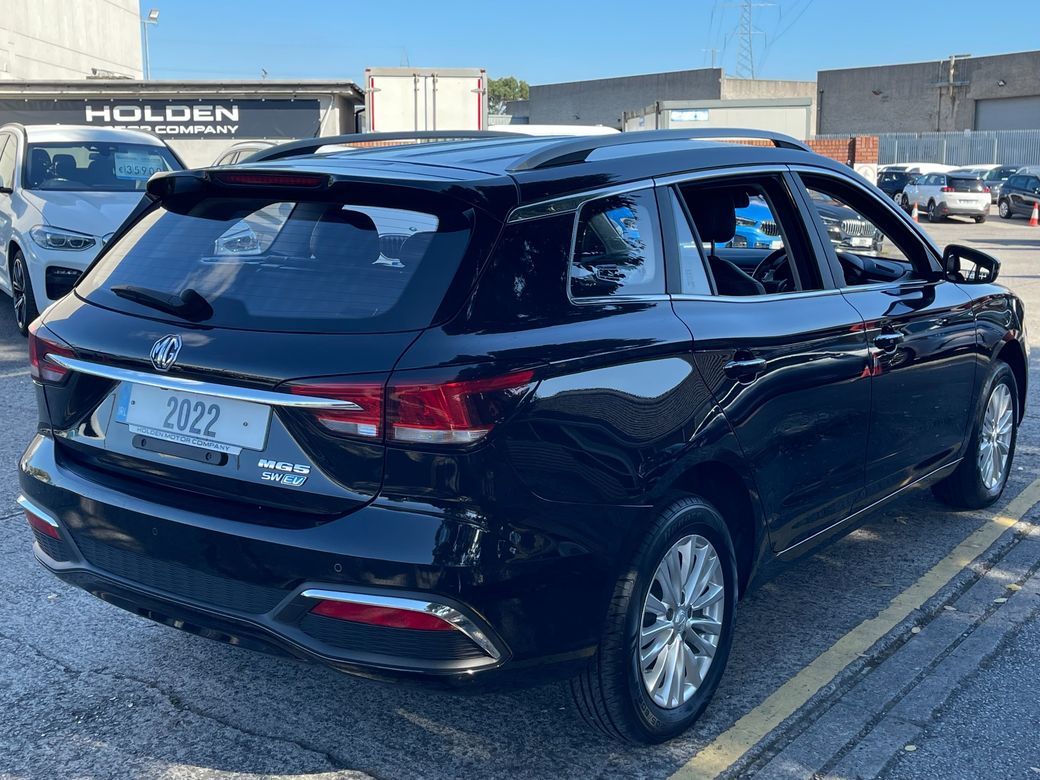 2022 MG 5