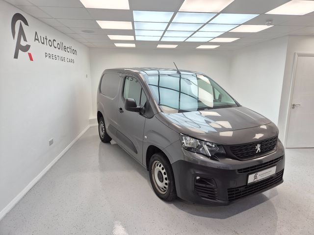 vehicle for sale from Autocollection Prestige Cars